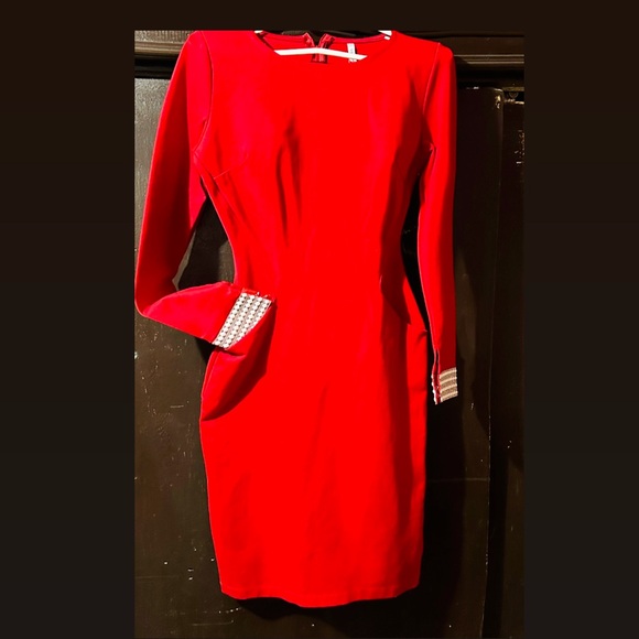 Chic Red Long-Sleeve Dress with Embellished Cuffs - Picture 1 of 4